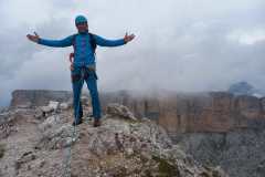 6a042b9b-66e8-42b5-aa00-d040c01c8b7f